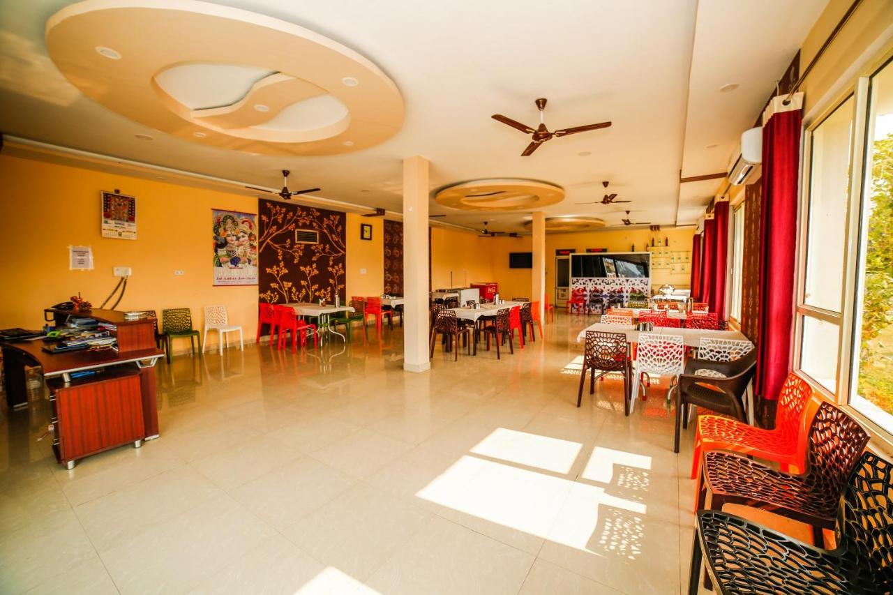 OYO 23367 Farmsgreen Resort And Restaurant Orchha Buitenkant foto